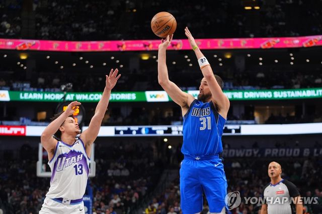 슛 던지는 톰프슨