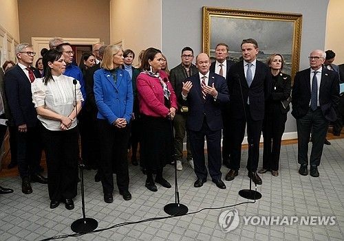 16일 덴마크를 지지방문한 미 의회 초당파 의원들 [로이터=연합뉴스]