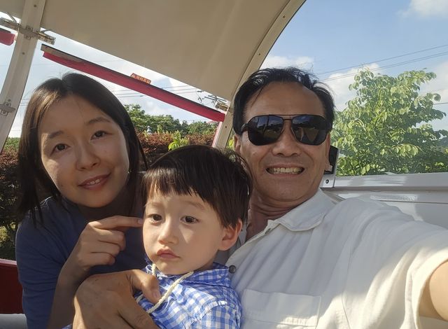 정 대표와 아들 하성, 아내 이지희 사진작가