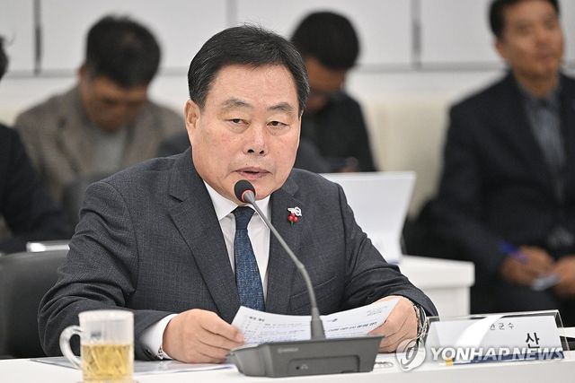 발언하는 김산 무안군수