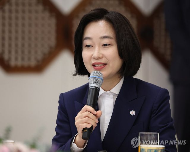 발언하는 진보당 김재연 대표