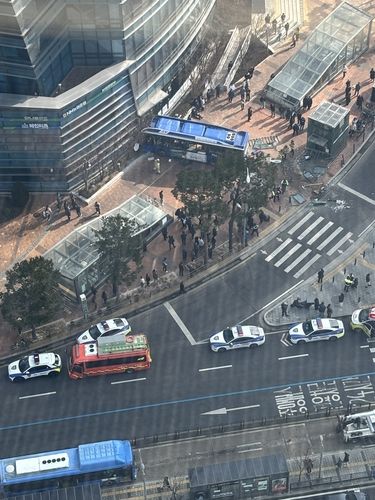 서대문역사거리 인도로 버스 돌진