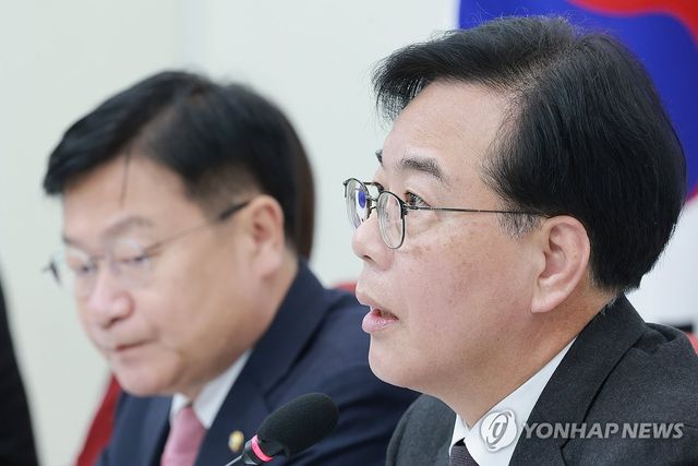 기자간담회 하는 송언석 원내대표