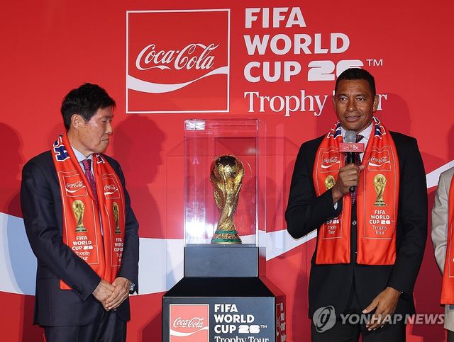 질문에 답하는 지우베르투 시우바