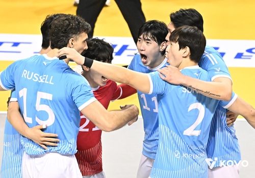 득점 후 기뻐하는 대한항공 선수들 