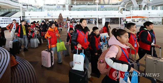 한중카페리로 인천 방문한 중국 학생 단체관광객