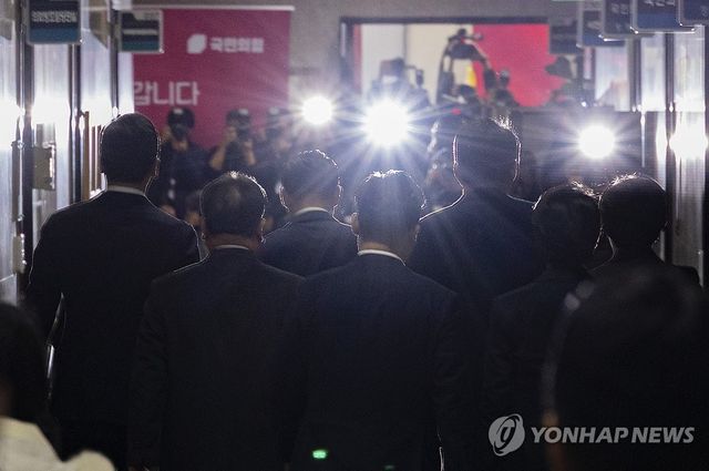 국민의힘 최고위원회의에 몰린 관심