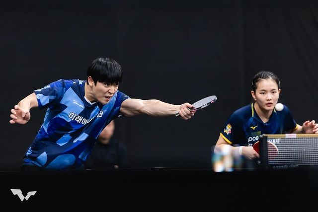 WTT 스타 컨텐더 도하 경기에 나선 박강현(왼쪽)과 김나영