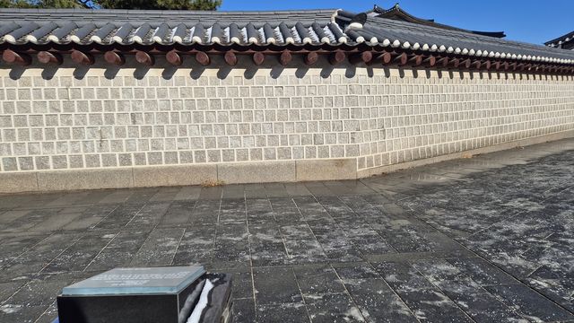 서십자각 터 안내판(왼쪽 아래) 주변 [촬영 김정선] 2026.1