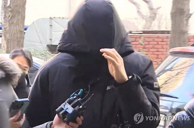 강선우 의원 전직 보좌관 경찰 출석