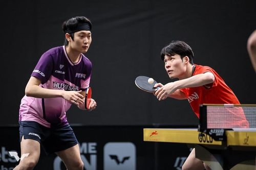 WTT 스타 컨텐더 도하 남자복식에 나선 장우진(오른쪽)과 조대성