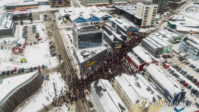 트럼프 대통령의 합병 요구에 항의하는 그린란드 시위대