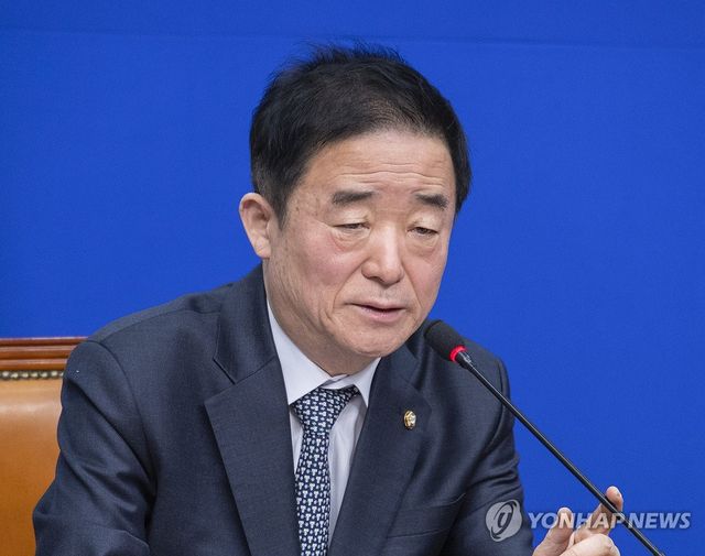 최고위원회의에서 발언하는 강득구 최고위원