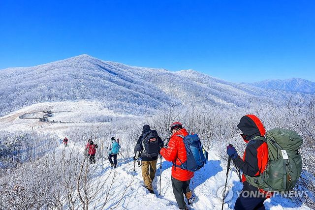 설산에 남기는 겨울 발자국