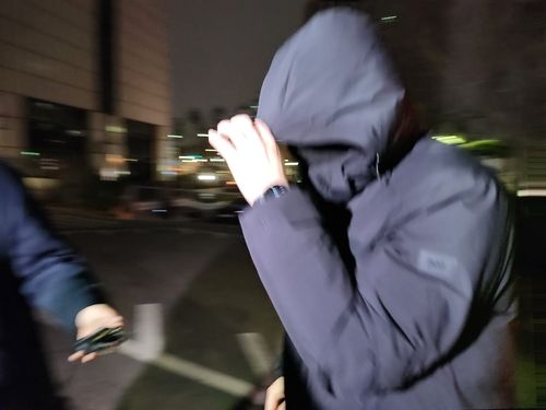 강선우 의원 전직 보좌관 경찰 출석