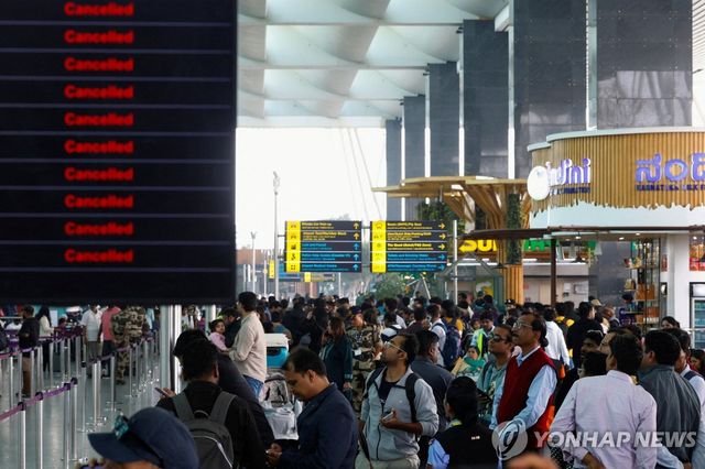인도 인디고항공, 수천편 운항 취소 '대혼란'