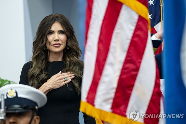 크리스티 놈 미 국토안보부 장관