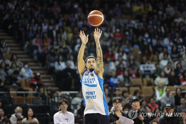 이선 알바노의 3점슛