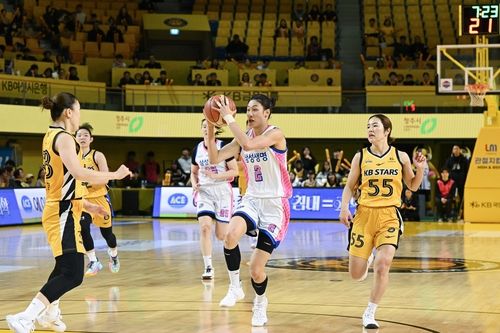 공을 잡은 이해란