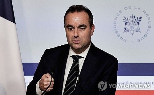 예산안 처리위해 헌법 특별조항 발동하겠다고 발표한 프랑스 총리