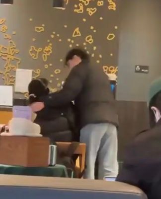 A씨가 범행하는 모습