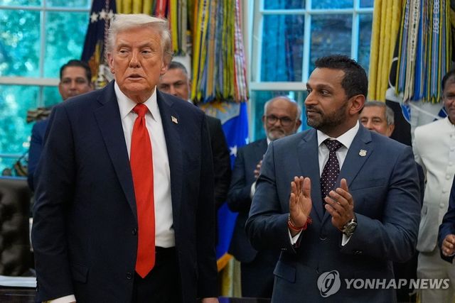 도널드 트럼프 미국 대통령과 캐시 파텔 FBI 국장