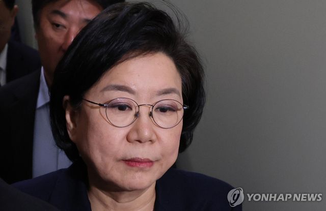 국회서 인사청문회 대기하는 이혜훈 후보자