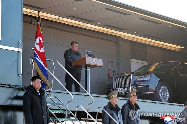 김정은, 신의주온실종합농장 건설장 시찰