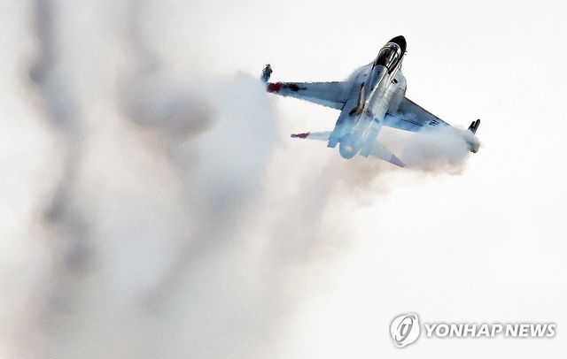 기동하는 T-50