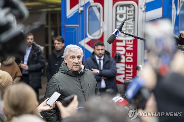 스위스 화재 현장 방문한 이탈리아 외무장관