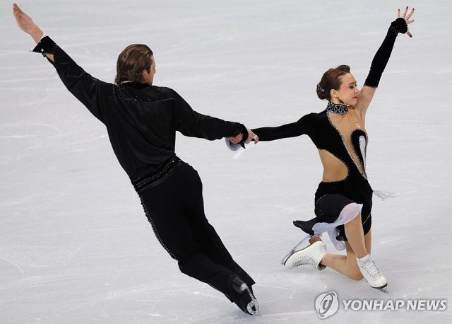 2010 밴쿠버 올림픽에 출전한 앨리슨 리드(오른쪽)