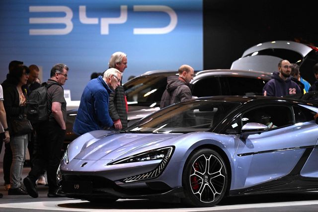 독일의 한 모토쇼에 전시된 BYD 자동차 