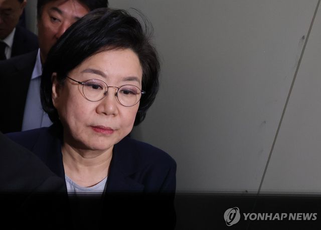 국회서 인사청문회 대기하는 이혜훈 후보자