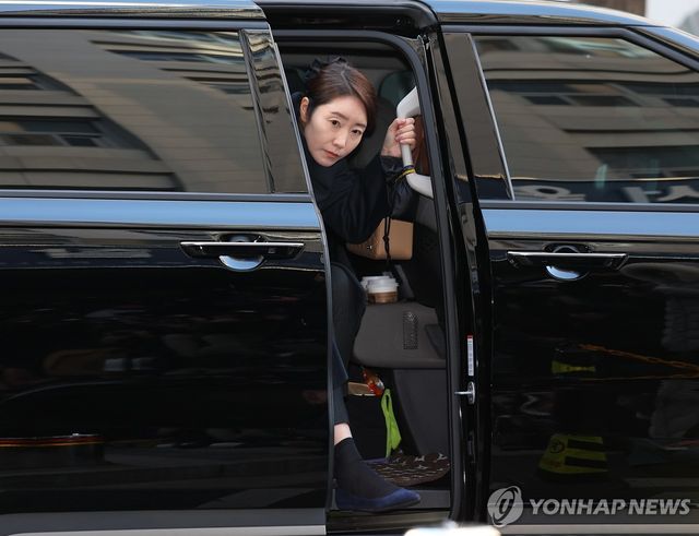 강선우 의원, 경찰 출석