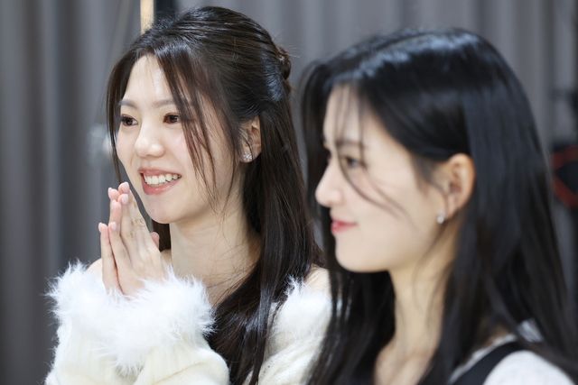 인터뷰하는 여성 듀오 도드리