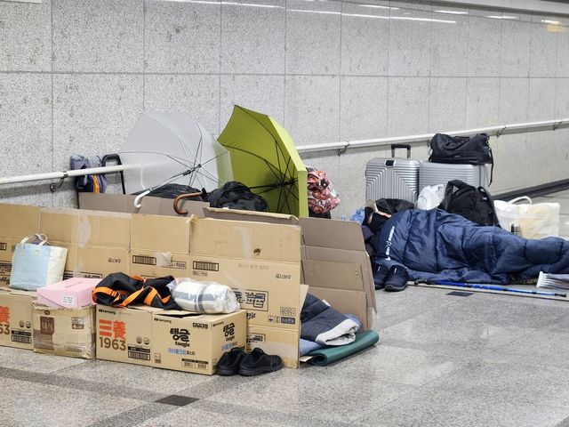 서울역 지하보도의 노숙인들