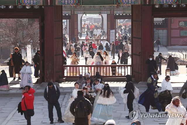 경복궁 관람객 모습 