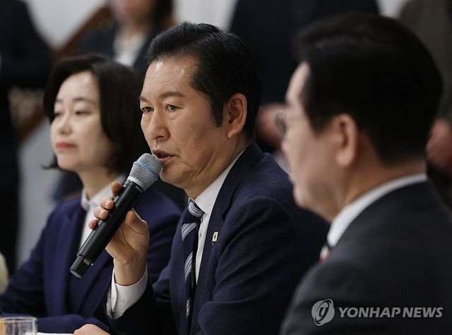 발언하는 더불어민주당 정청래 대표