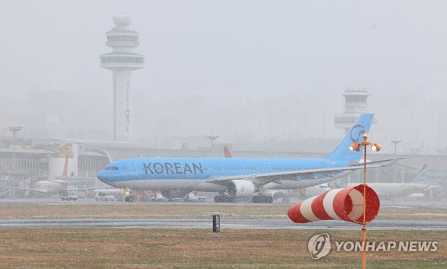 눈보라 치는 제주공항