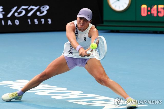 이가 시비옹테크의 1회전 경기 모습. 