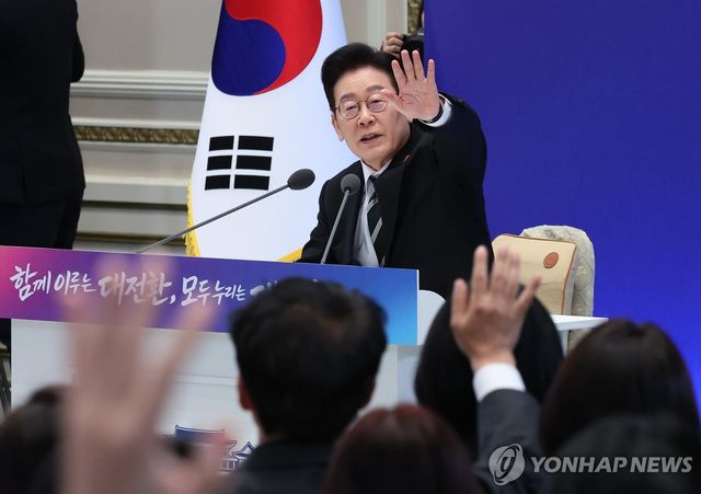 질문받는 이재명 대통령