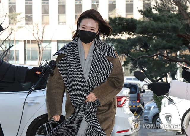 '김병기 공천헌금 관여 의혹' 동작구의회 부의장 경찰 출석