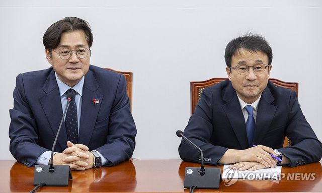 한병도 원내대표 방문한 신임 홍익표 정무수석