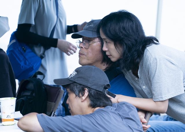 영화 '가능한 사랑'의 이창동 감독(좌)과 배우 전도연(우)