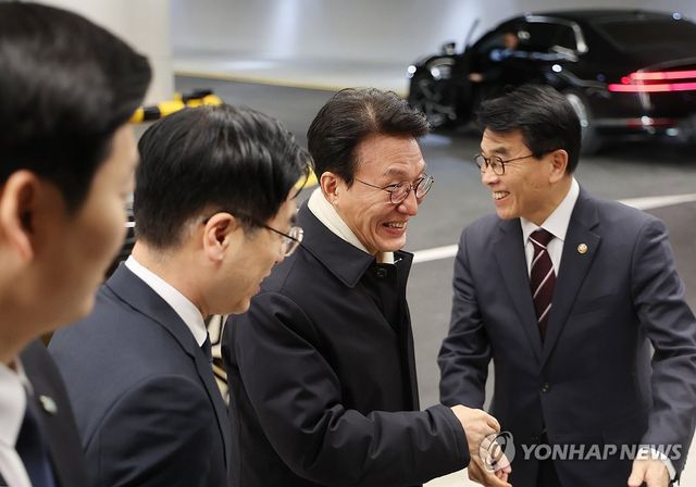 미국 향하는 김민석 국무총리