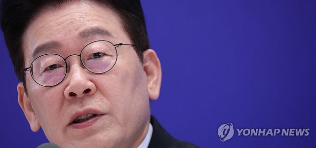 신년기자회견, 답변하는 이재명 대통령