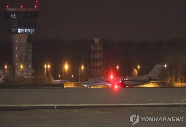 모스크바 도착한 윗코프 미국 특사 탑승 추정 항공기