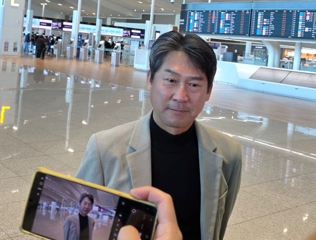 출국 전 인터뷰하는 설종진 키움 감독