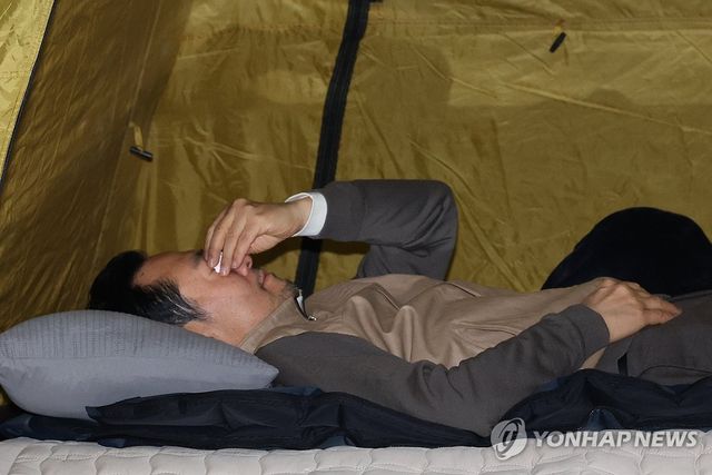 휴식 취하는 국민의힘 장동혁 대표