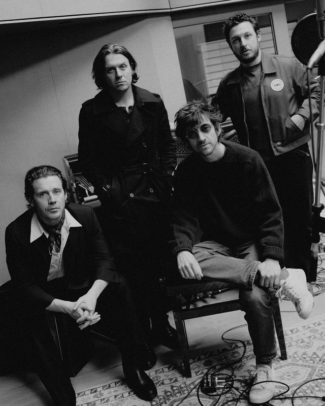 '오프닝 나이트' 공개한 밴드 악틱 몽키즈